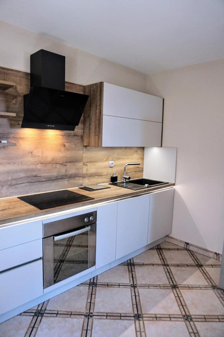 Apartment Stefica Црвений Врх Екстер'єр фото